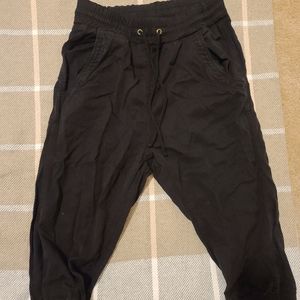 H&M black harem style capris
